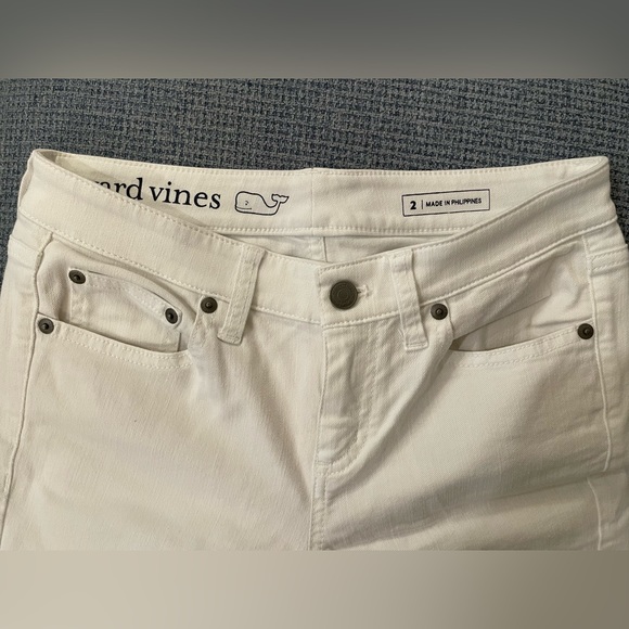 Vineyard Vines White Stepped Hemmed Jeans - Picture 2 of 8